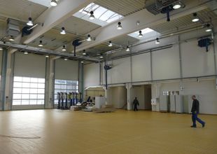 Interior of the VOLVO Truck Center Hradec Krlov workshop