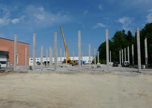 Assembly of reinforced concrete frame of the new hall