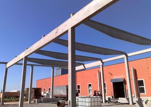 Assembly of reinforced concrete frame of the new hall