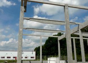 Elements of the load-bearing reinforced structure of the new warehouse hall