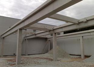 Assembly of reinforced concrete frame of new hall