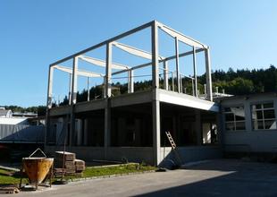 Finished assembly of load-bearing reinforced concrete structures