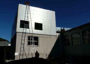 Finished assembly of the building envelope, south-east side of the extension