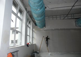 New partition wall between Hall 2 and Hall 3